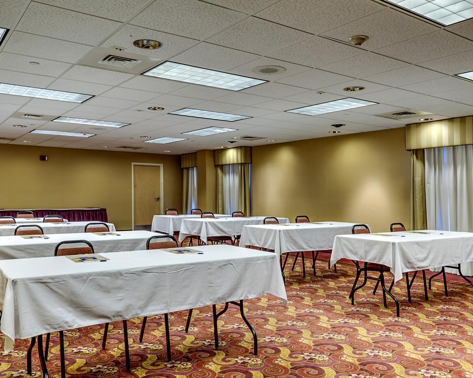 Comfort Inn & Suites York Εξωτερικό φωτογραφία