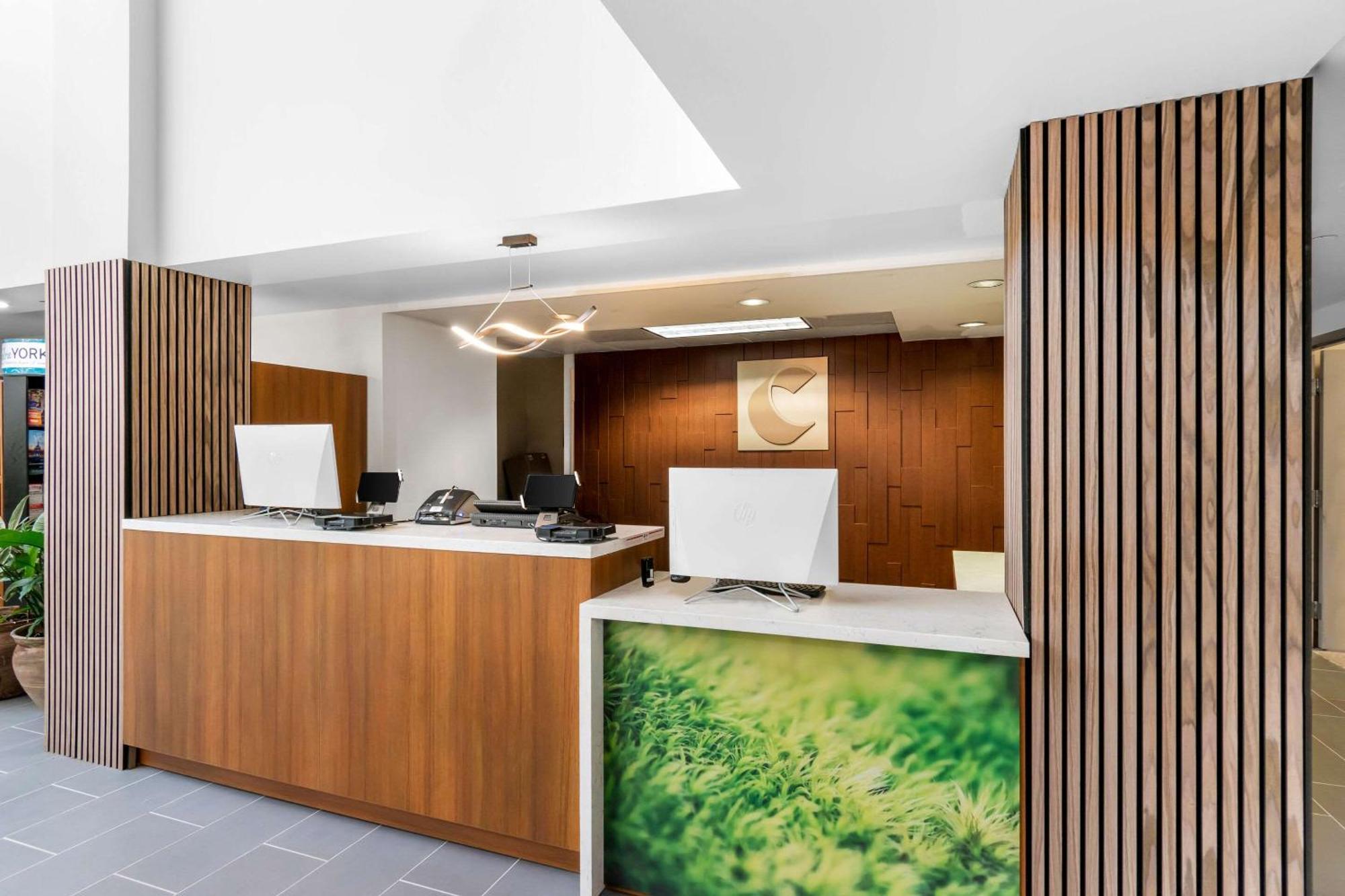 Comfort Inn & Suites York Εξωτερικό φωτογραφία