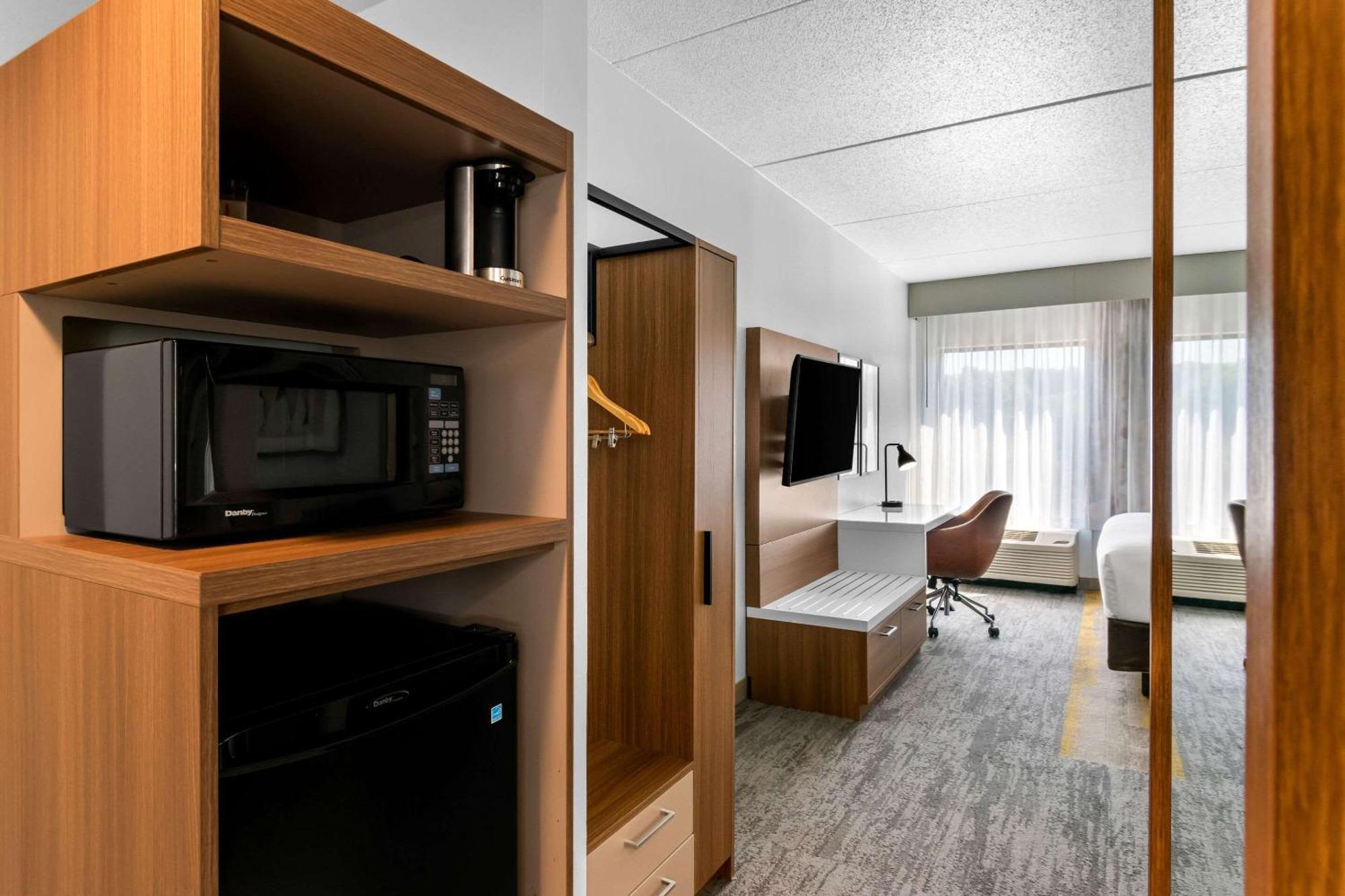 Comfort Inn & Suites York Εξωτερικό φωτογραφία