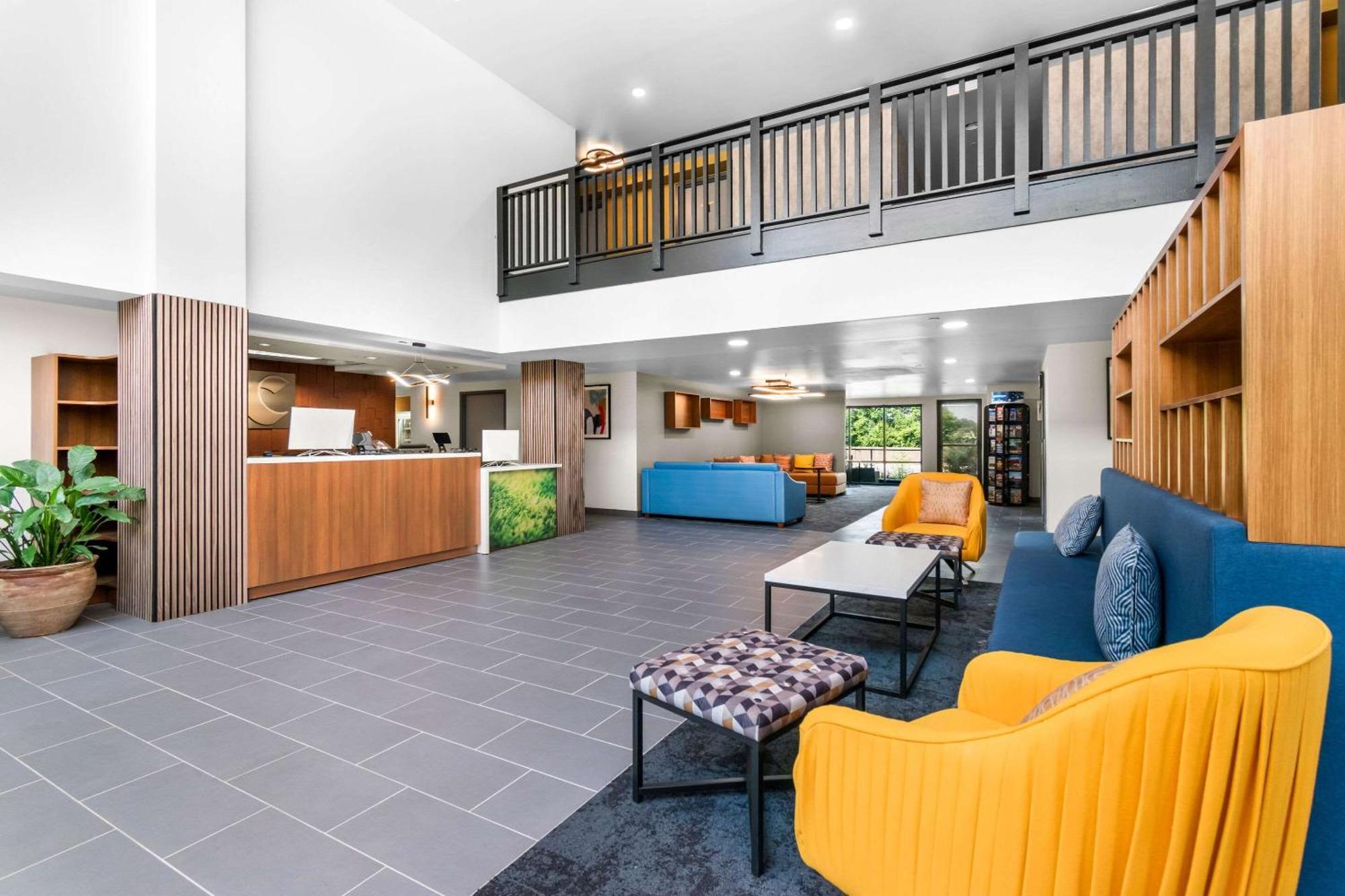 Comfort Inn & Suites York Εξωτερικό φωτογραφία