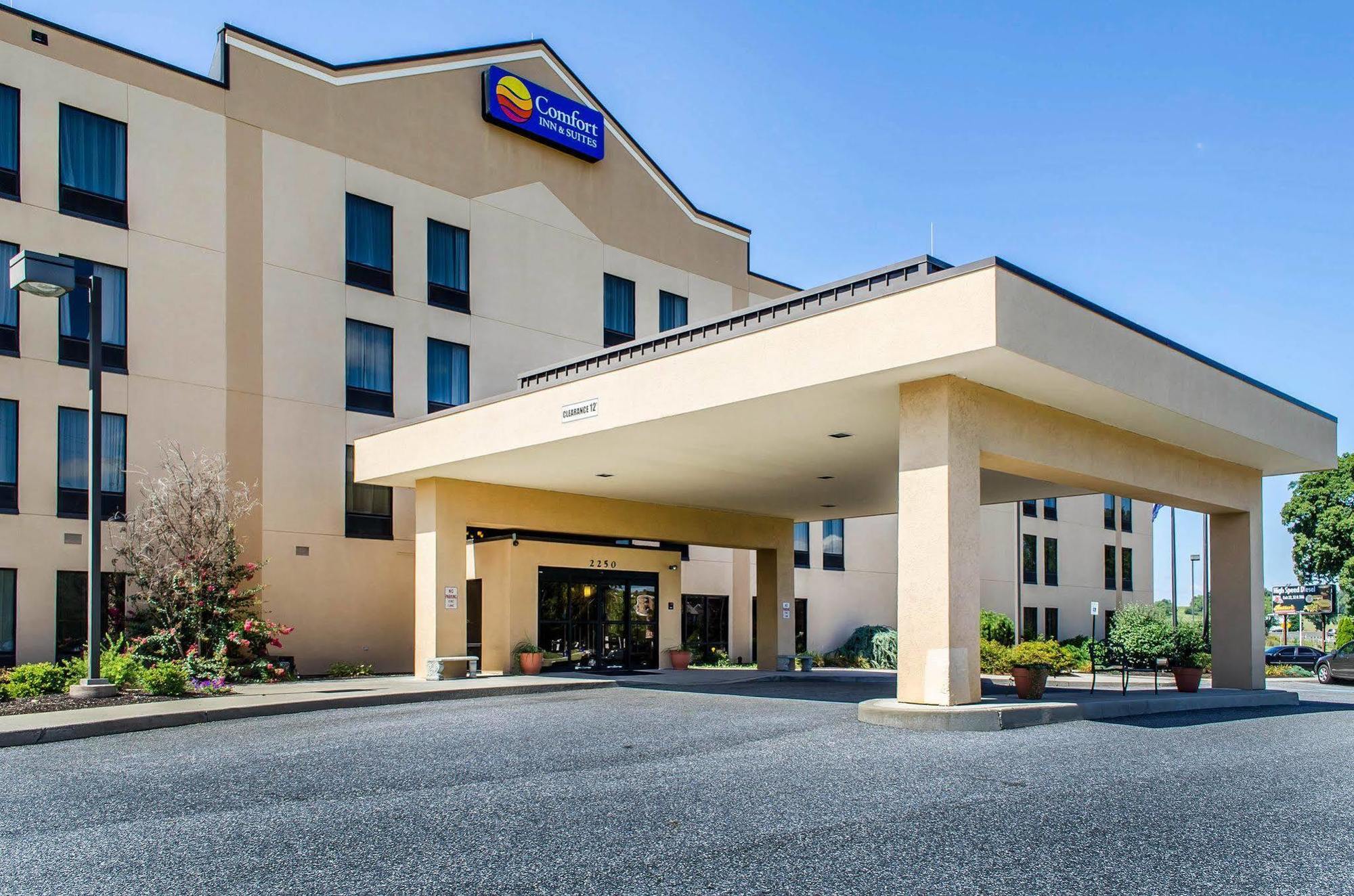 Comfort Inn & Suites York Εξωτερικό φωτογραφία