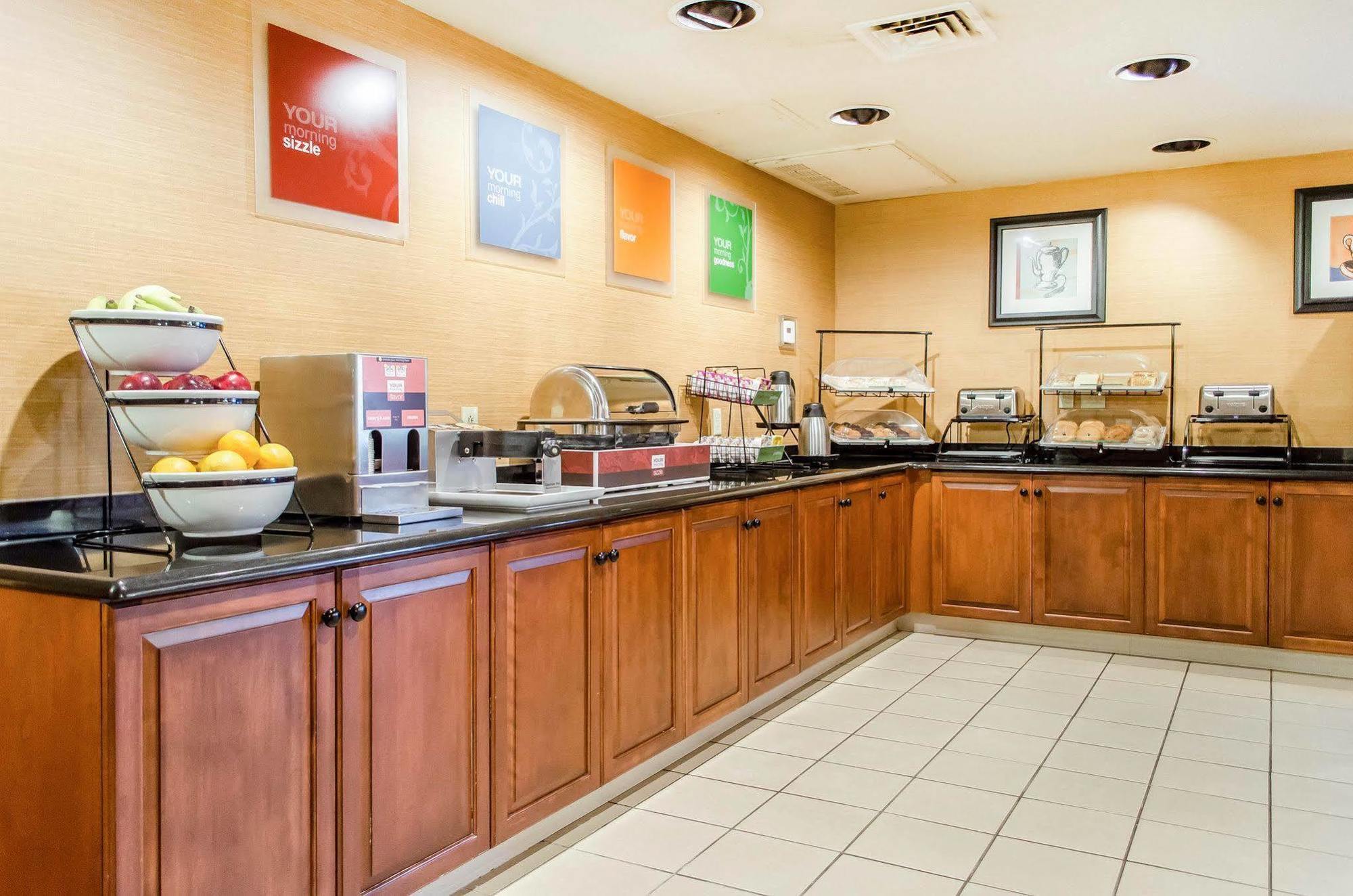 Comfort Inn & Suites York Εξωτερικό φωτογραφία