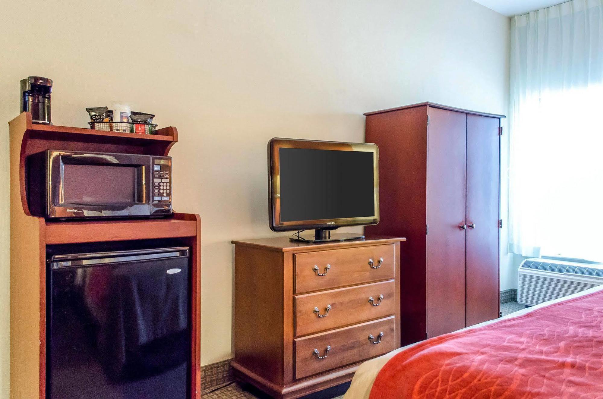Comfort Inn & Suites York Εξωτερικό φωτογραφία