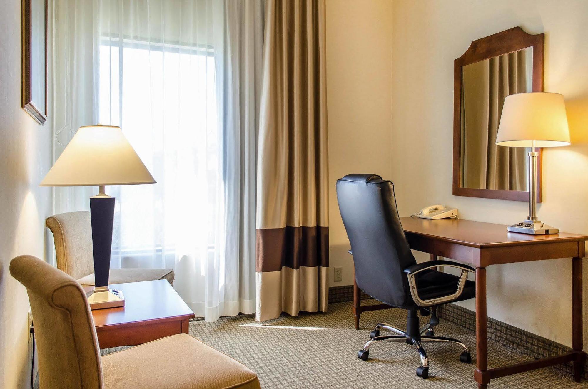 Comfort Inn & Suites York Εξωτερικό φωτογραφία